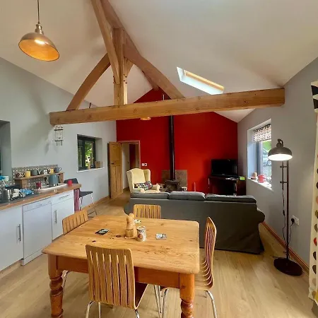 Countryside Barn *